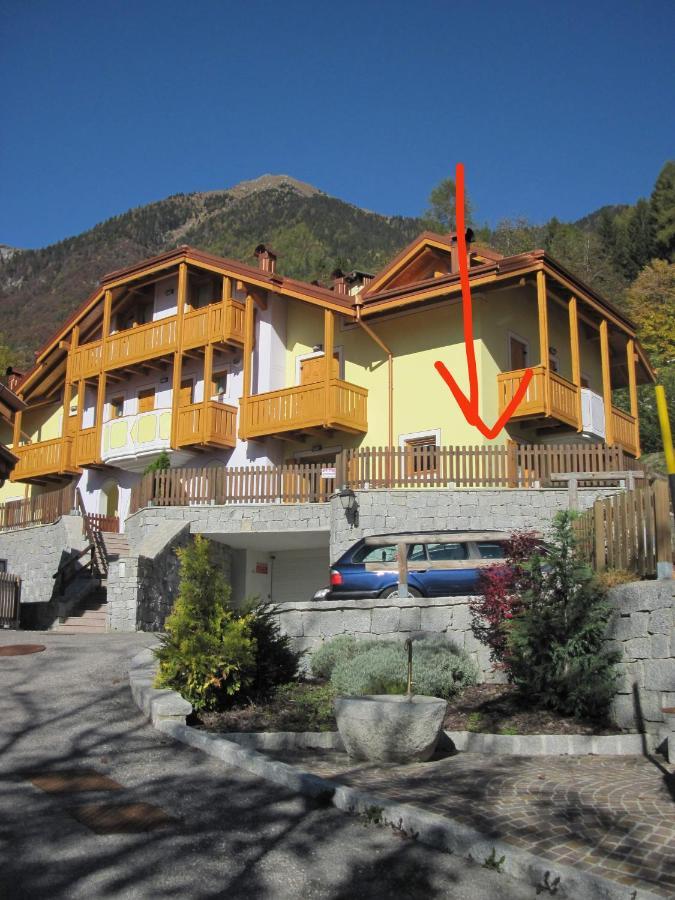 Ferienwohnung Le Balze Di Carisolo, Trilocale Con Giardino Exterior foto
